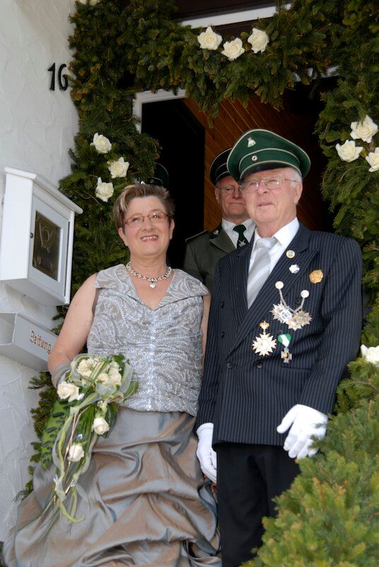 Kaiser 2012-2025 Friedhelm† und Annegret Padberg